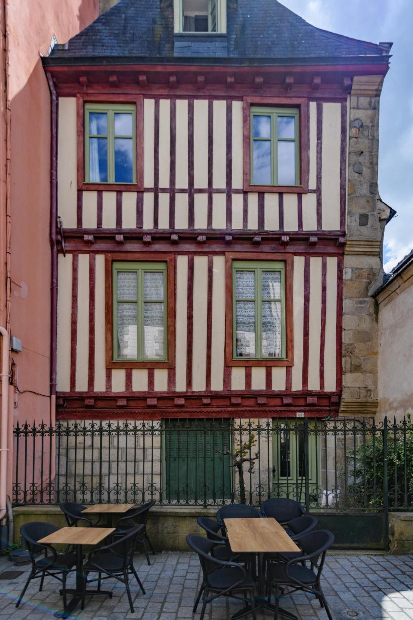 Appartement T2 - Vue Imprenable Sur La Cathedrale แก็งแปร์ ภายนอก รูปภาพ